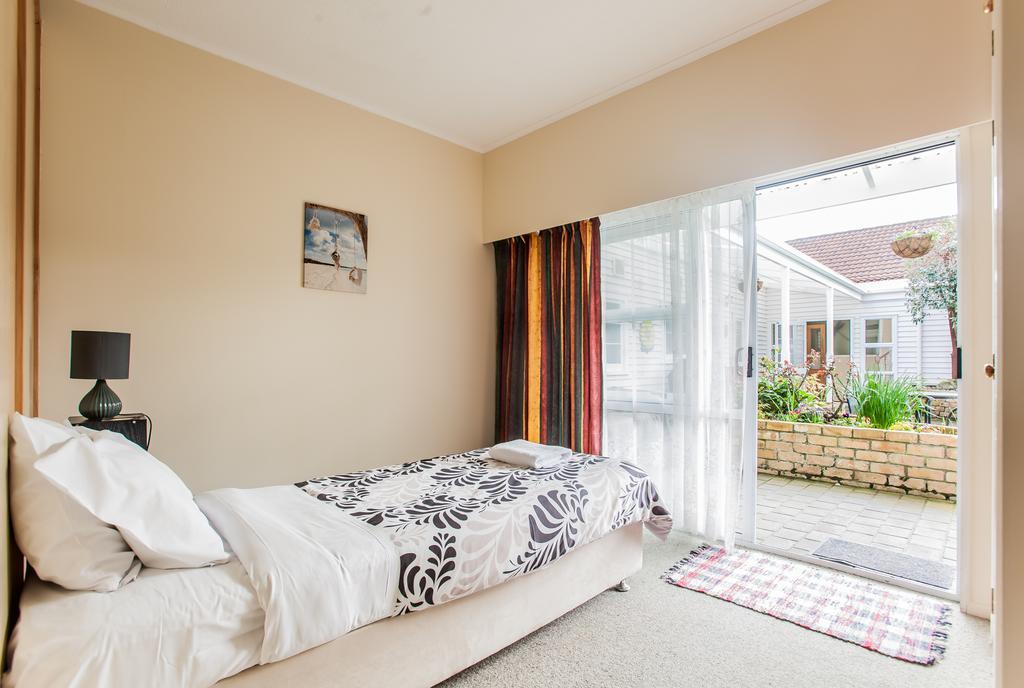 Ocean View Raglan Bed & Breakfast Екстер'єр фото